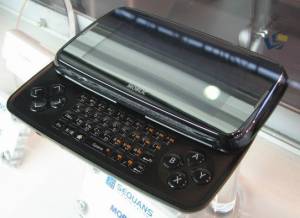 Moblic E7 – портативное игровое устройство с WiMAX и QWERTY-клавиатурой 