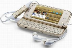 Nokia N97 mini Gold Edition - старый телефон в новом образе 